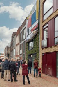 Energiebesparing met isolerende raamfolie | BouwTotaal greenwall