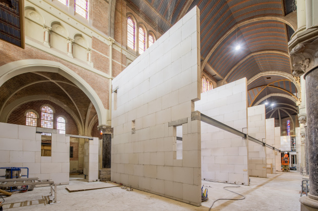 Verbouwing in de Heilige Hartkerk te Breda