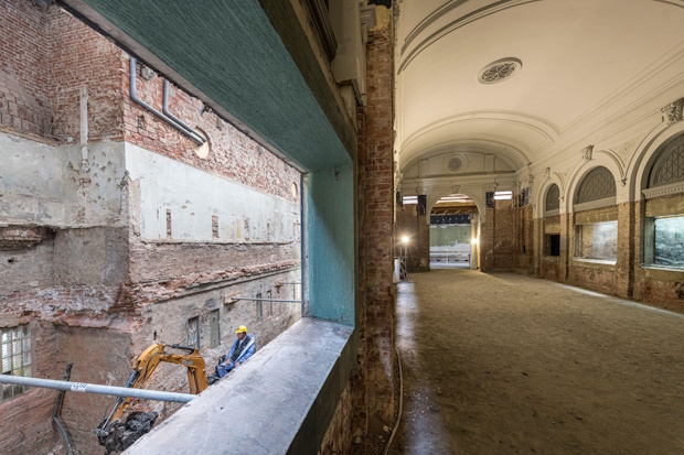 WebFoto 1-Foto ARTIS Christiaan de Bruijne - RenovatieTotaal De Grote Zaal in Artis tijdens de renovatie