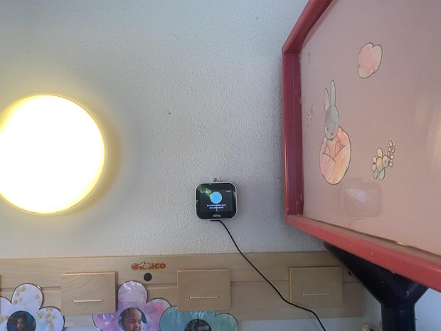WebFoto 1 Humankind - RenovatieTotaal In de kinderdagverblijven van Humankind worden sensoren van AirTeq gebruikt om de luchtkwaliteit te meten. Op displays is door de medewerkers zelfs te lezen of er actie gewenst is.